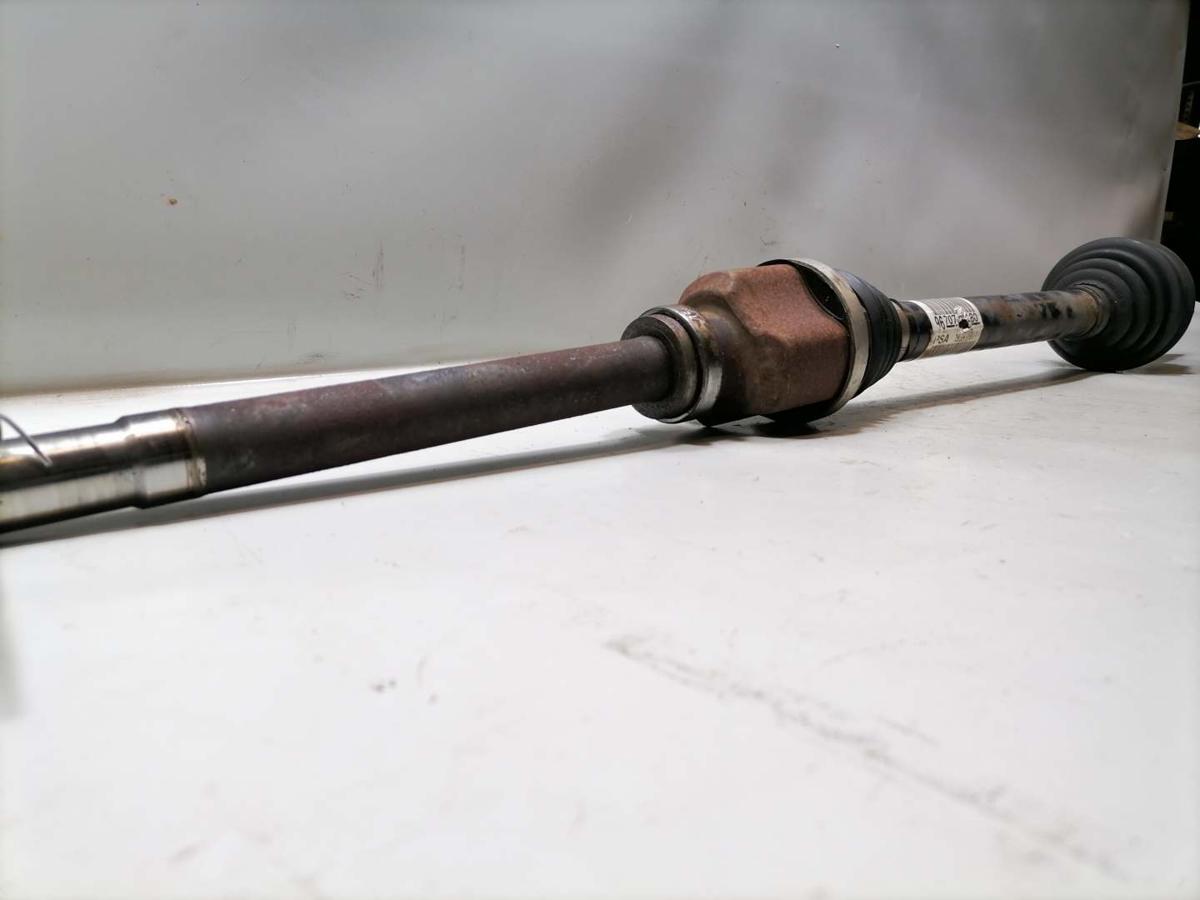 Peugeot 308SW 2 original Antriebswelle Gelenkwelle vorn rechts 1,2 96KW Bj.2017